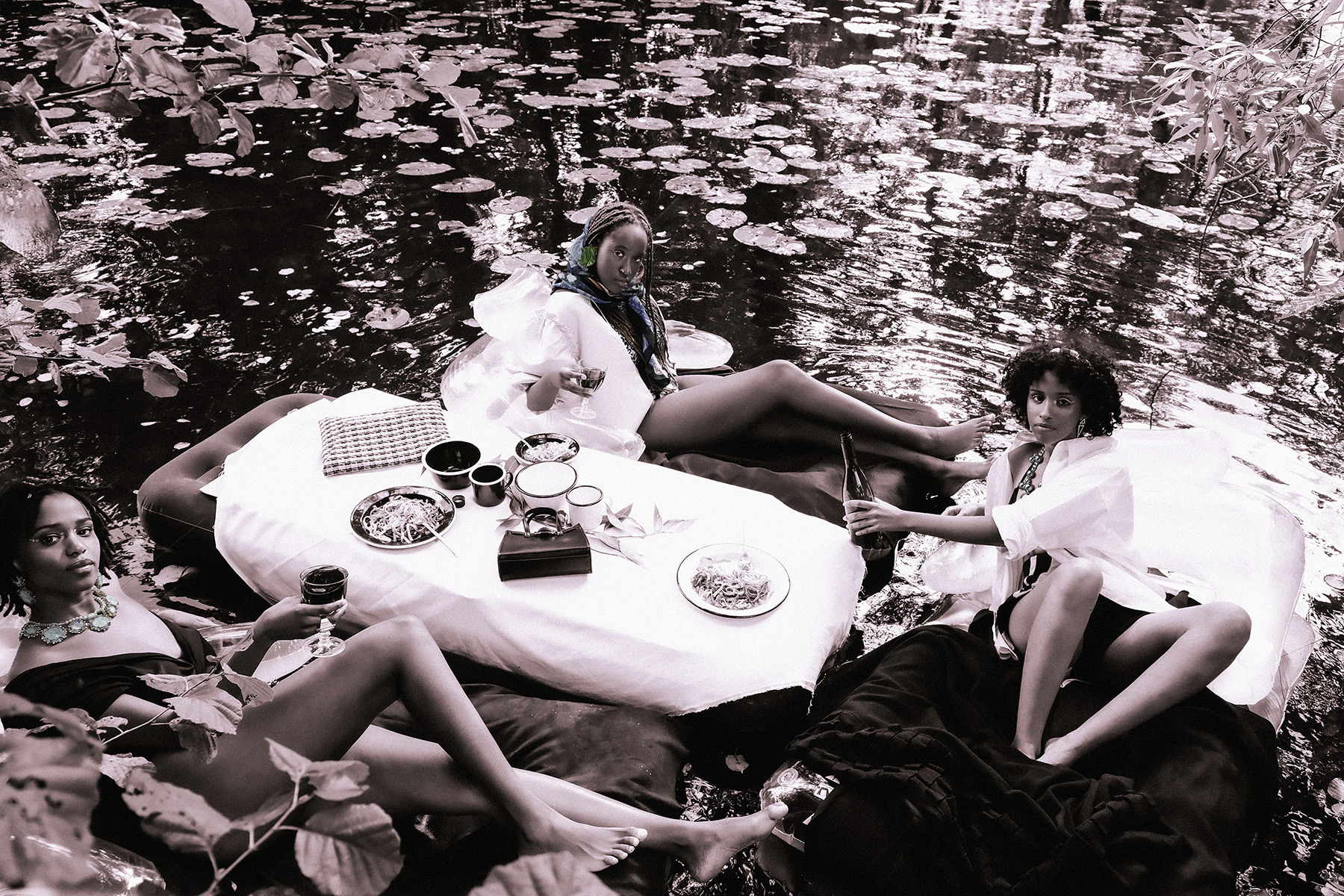 krullmag, Sunday lunch on floating beds