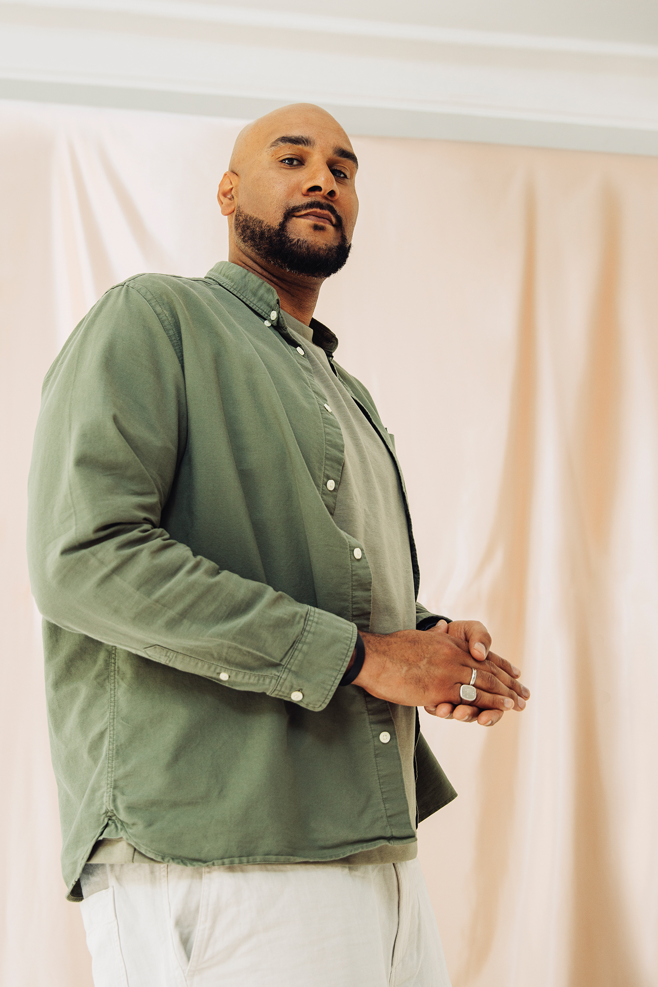 Krullmag. German documentary filmmaker Jermain Raffington